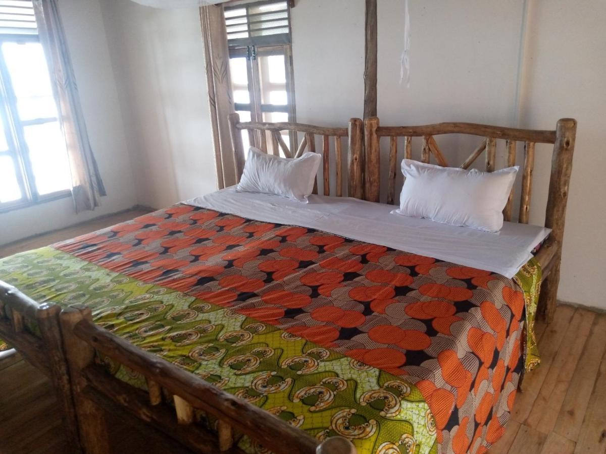 Tembo Safari Lodge Katunguru Екстериор снимка