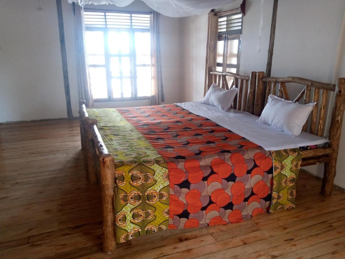 Tembo Safari Lodge Katunguru Екстериор снимка