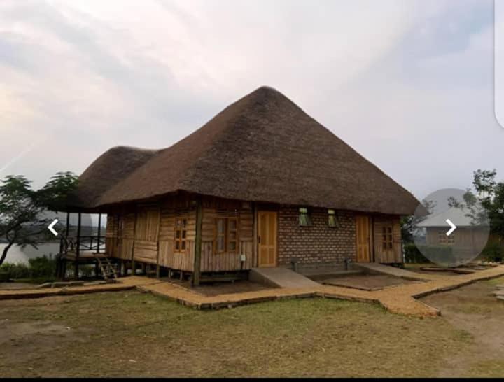 Tembo Safari Lodge Katunguru Екстериор снимка