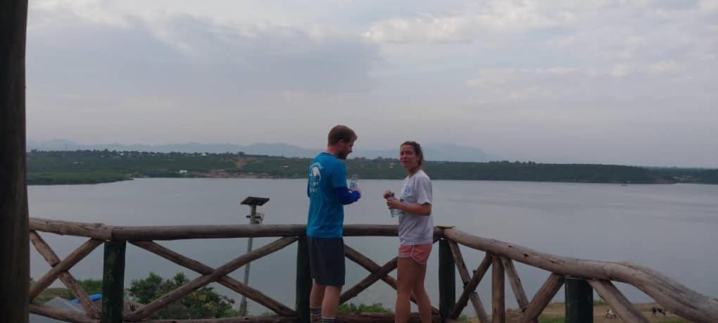 Tembo Safari Lodge Katunguru Екстериор снимка