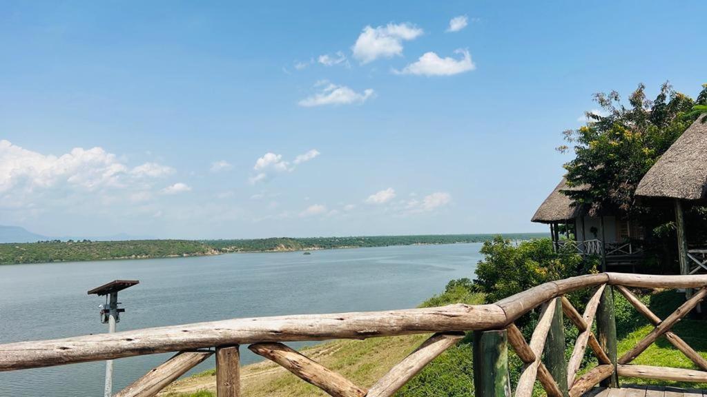 Tembo Safari Lodge Katunguru Екстериор снимка