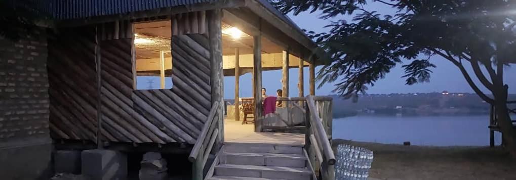 Tembo Safari Lodge Katunguru Екстериор снимка