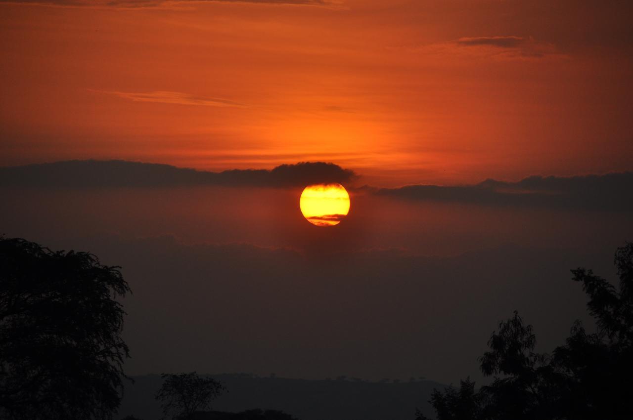 Tembo Safari Lodge Katunguru Екстериор снимка