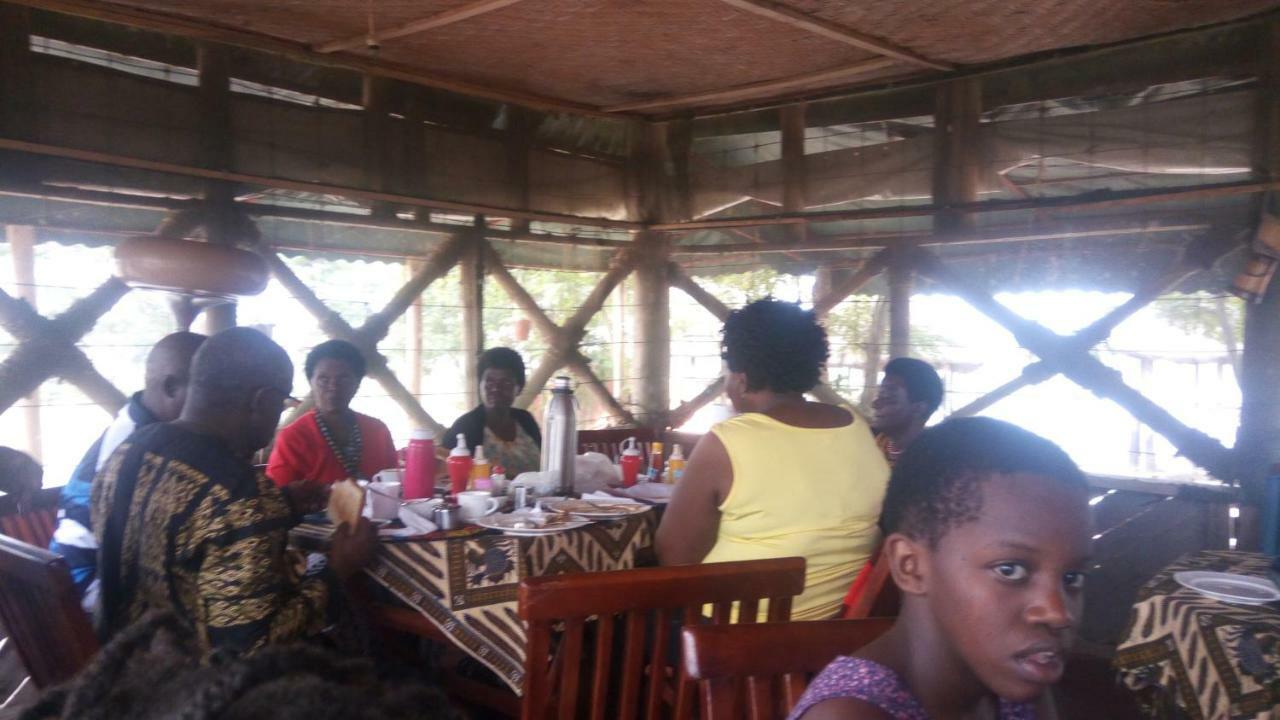Tembo Safari Lodge Katunguru Екстериор снимка