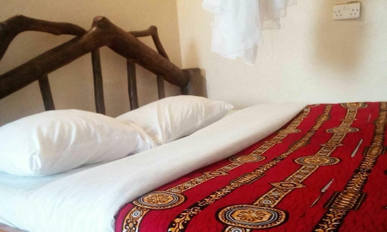 Tembo Safari Lodge Katunguru Екстериор снимка