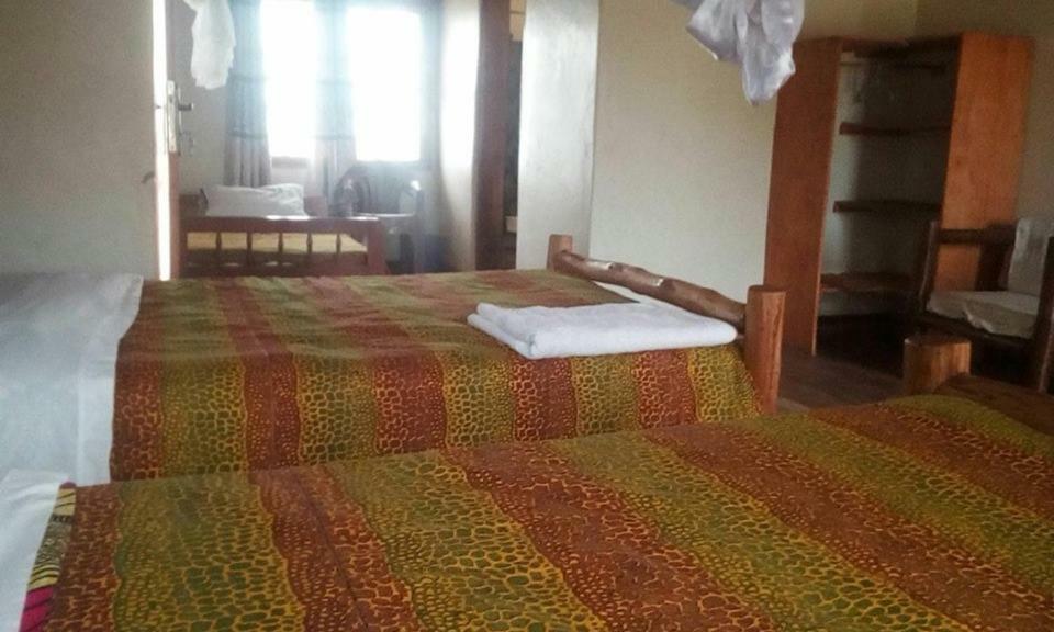 Tembo Safari Lodge Katunguru Екстериор снимка